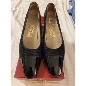 Salvatore Ferragamo Black Suede Pumps Heels With Leather Toe 8AAA
